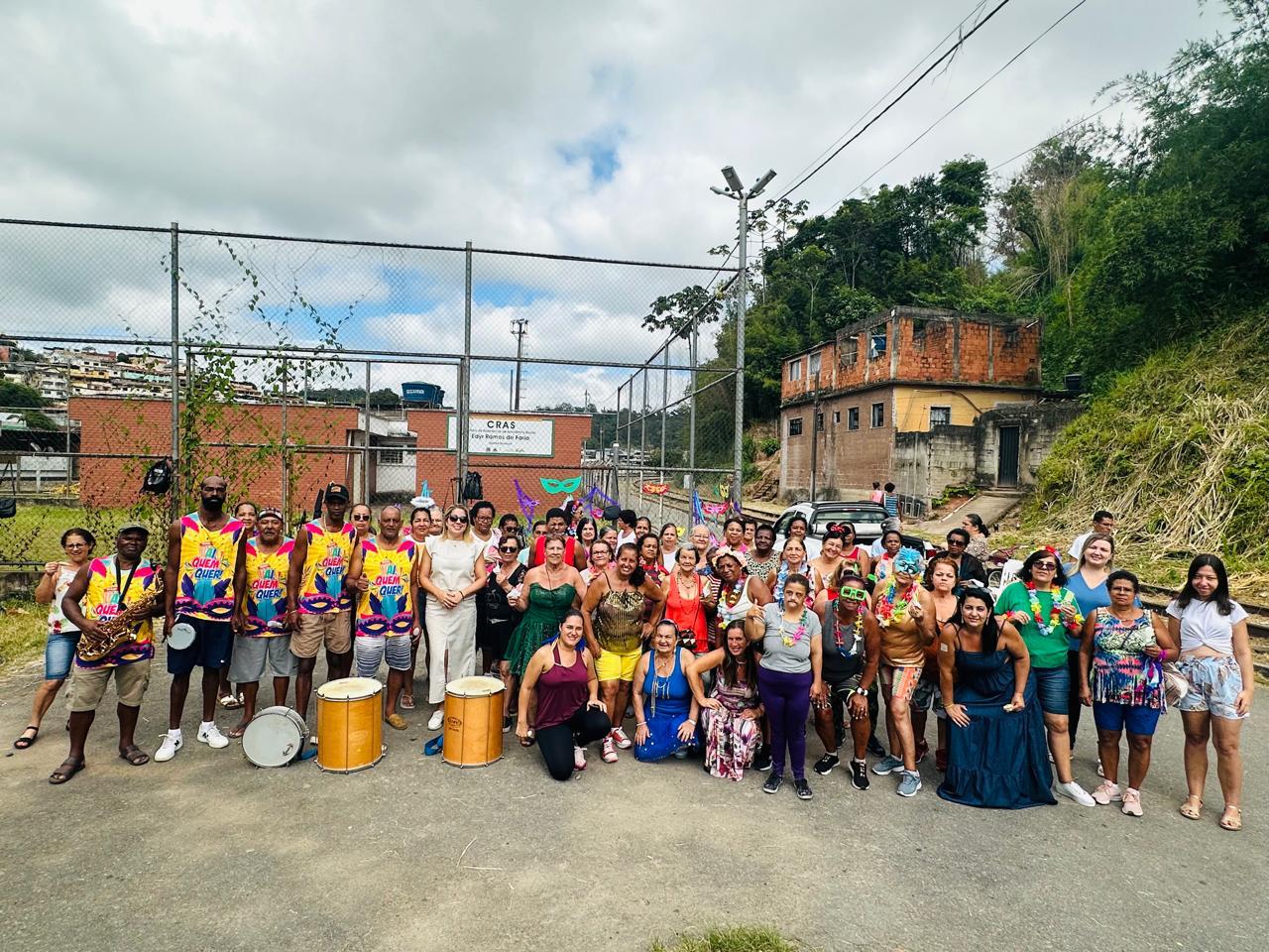 Bateria do Cremoso anima aulão de dança no Cras do Quarto Depósito